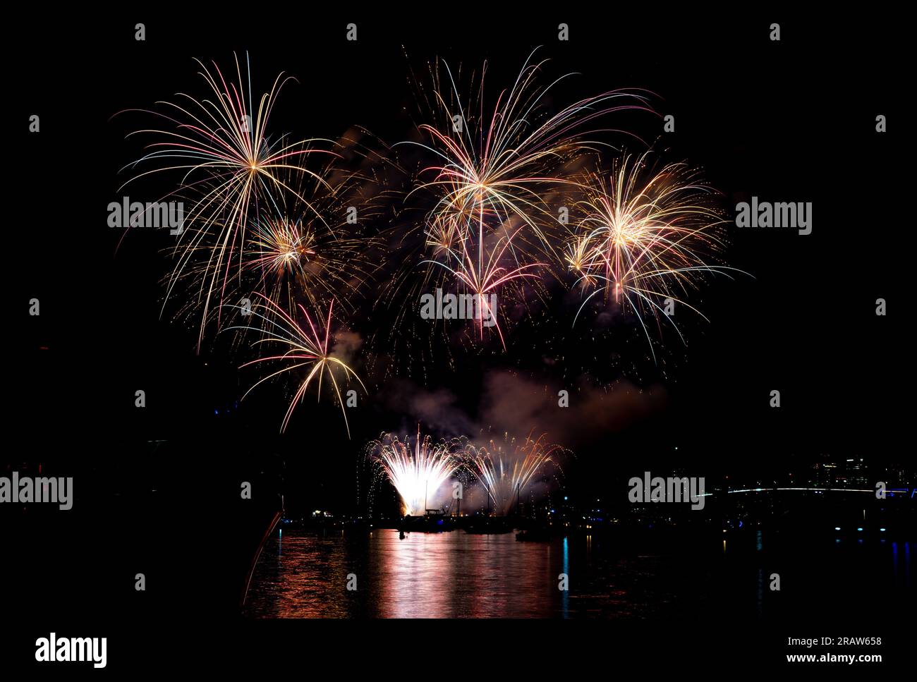 Fireworks over Lake Union on the Fourth of July 2023 Stock Photo Alamy