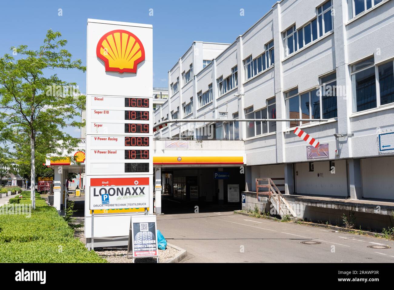 Shell gas station in Boblingen Germany Stock Photo Alamy