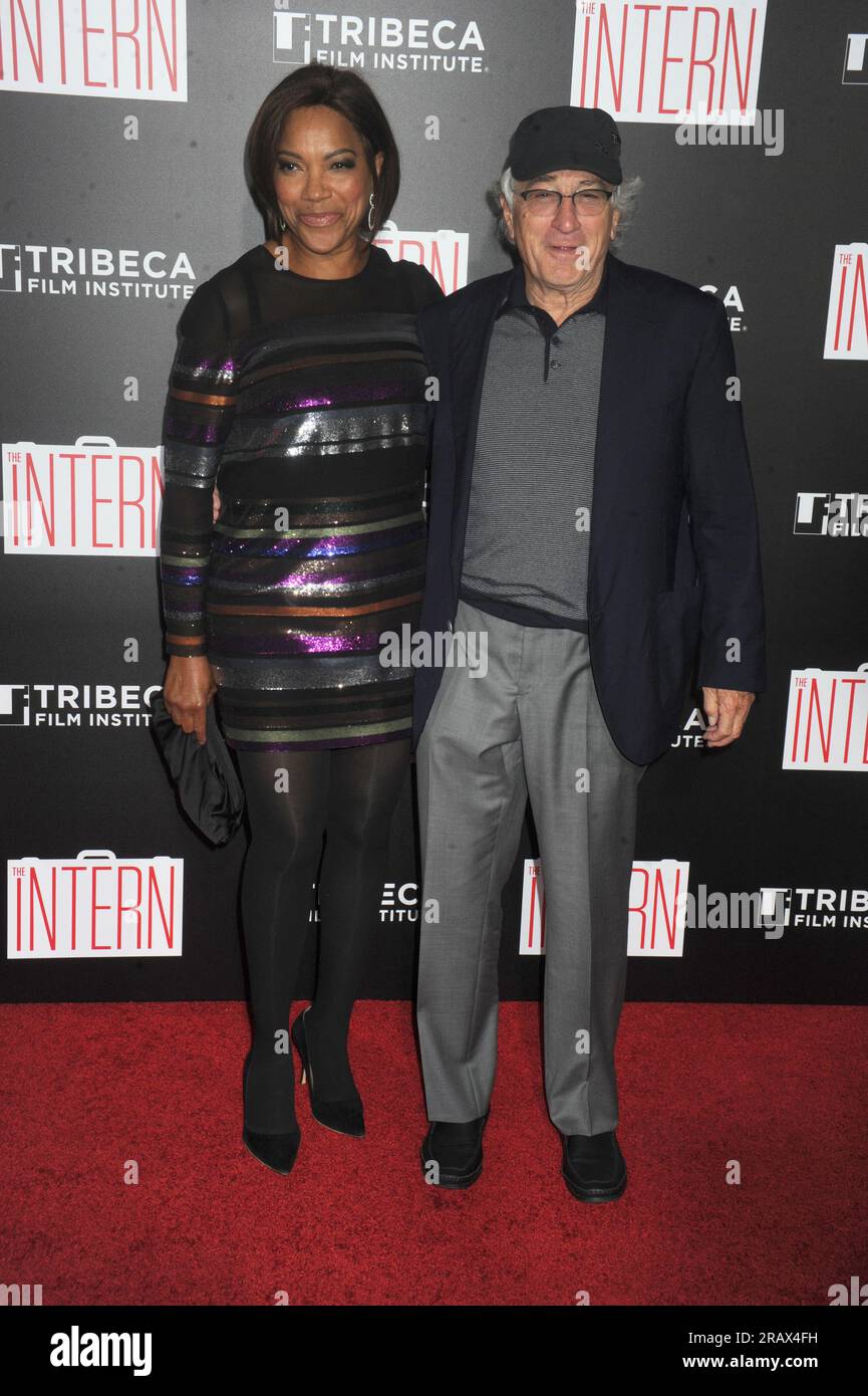 Manhattan, United States Of America. 22nd Sep, 2015. NEW YORK, NY - SEPTEMBER 21: Grace Hightower, Robert De Niro attends 'The Intern' New York Premiere at Ziegfeld Theater on September 21, 2015 in New York City. People: Grace Hightower, Robert De Niro Credit: Storms Media Group/Alamy Live News Stock Photo
