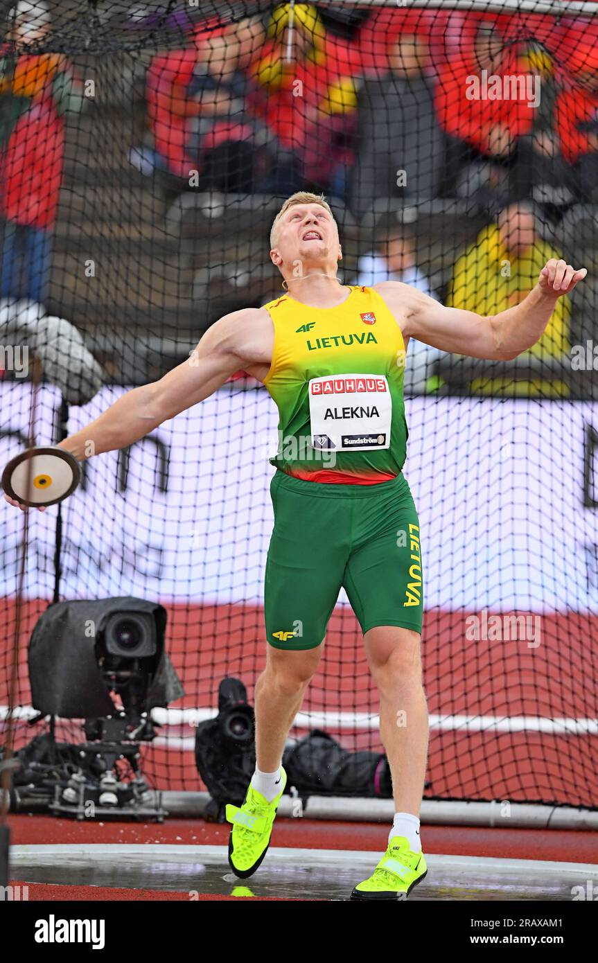 Aleckna Discus Mykolas Alekna (LTU) places fourth in the discus at 219-6 (66.91m ...