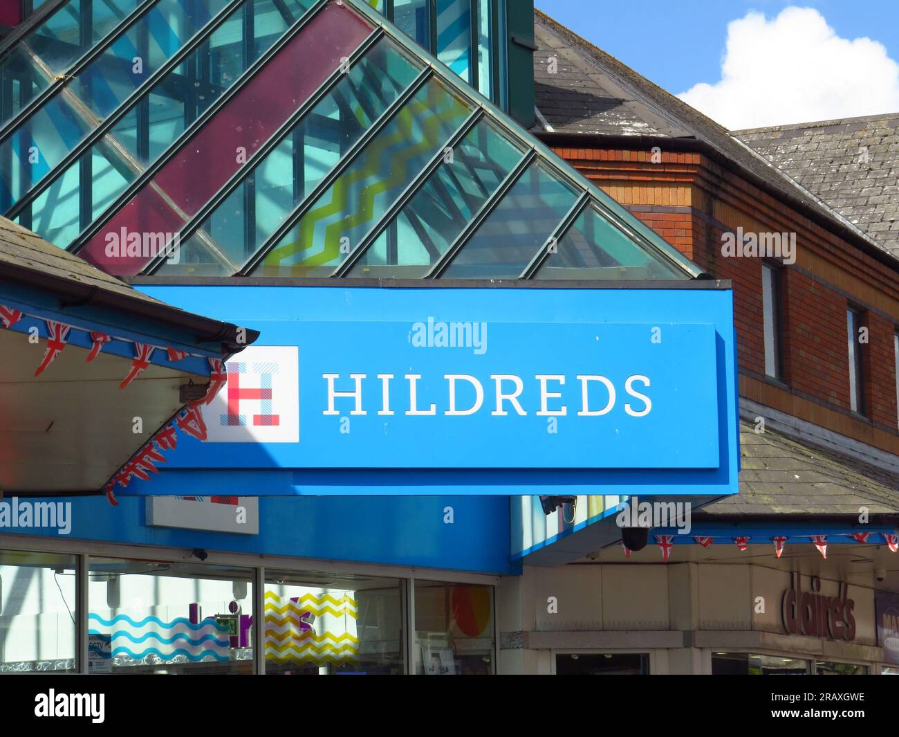 Hildred store sign in the Shopping centre of skegness Stock Photo Alamy