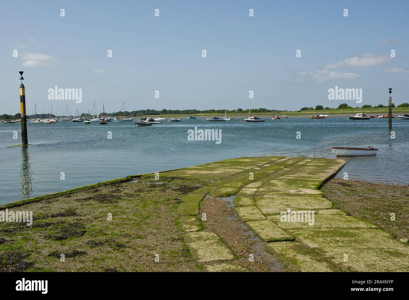 Slipway at Bosham Quay in Chichester Harbour, West Sussex, England. Low ...