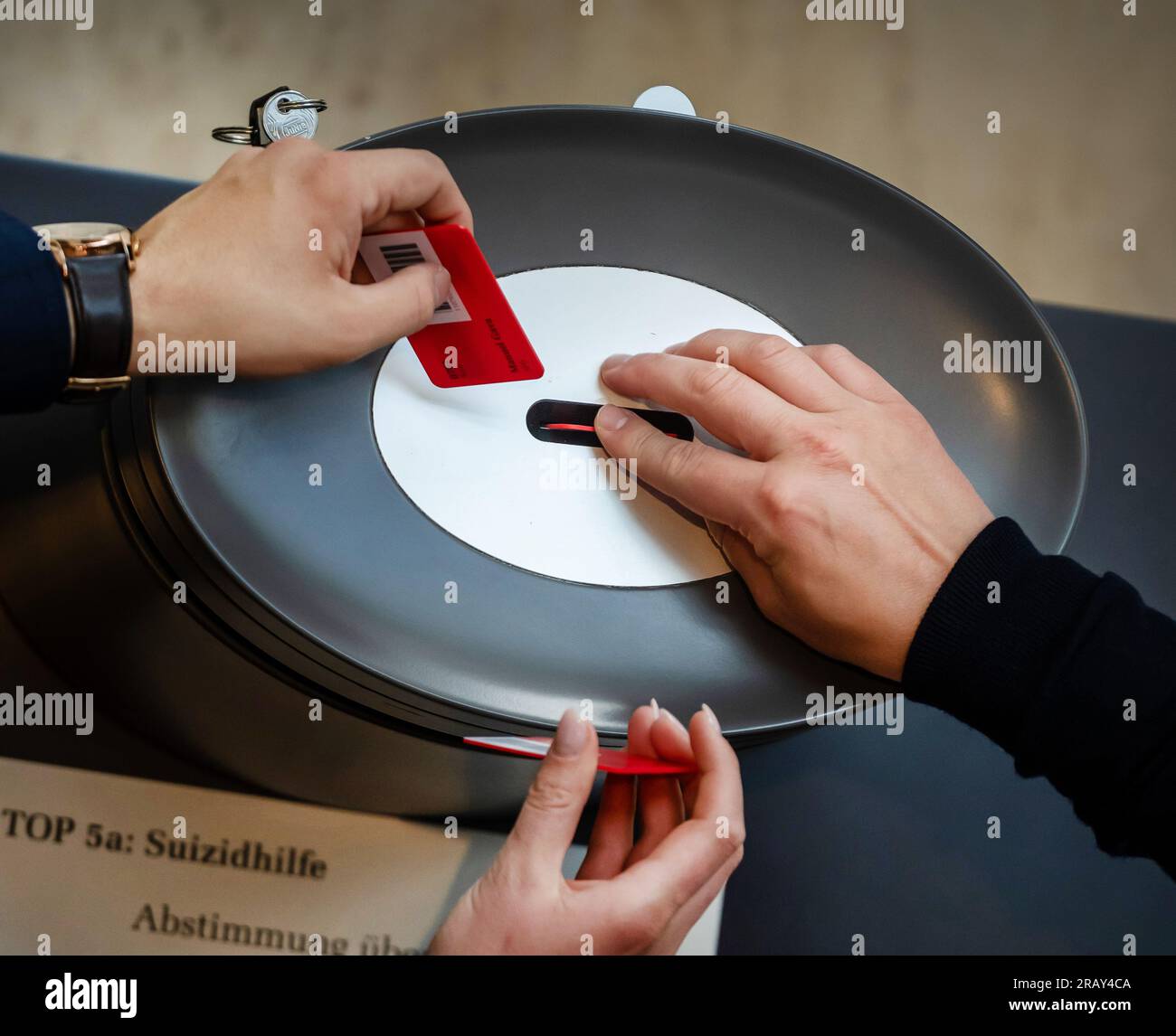 Berlin, Germany. 06th July, 2023. Members of the Bundestag cast their votes in the roll call vote on assisted suicide. A legal regulation on assisted suicide in Germany has failed for the time being. Credit: Michael Kappeler/dpa/Alamy Live News Stock Photo