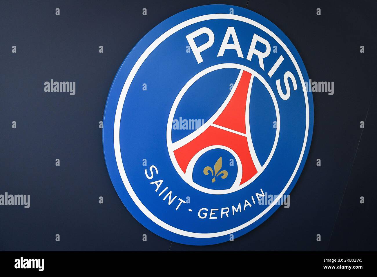 Paris saint germain flag hi-res stock photography and images - Alamy