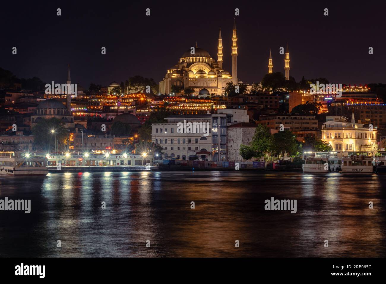 Night photos from Galata Bridge of Suleymaniye Mosque, UNESCO World Heritage Site, Istanbul, Turkey, Europe Stock Photo