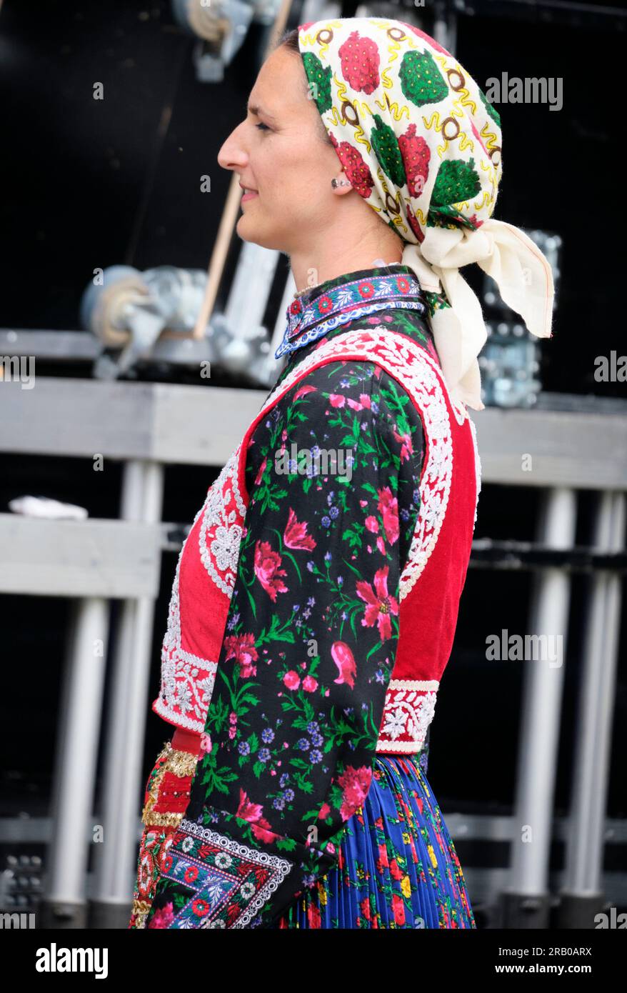 Roma traditional dress hi-res stock photography and images - Alamy