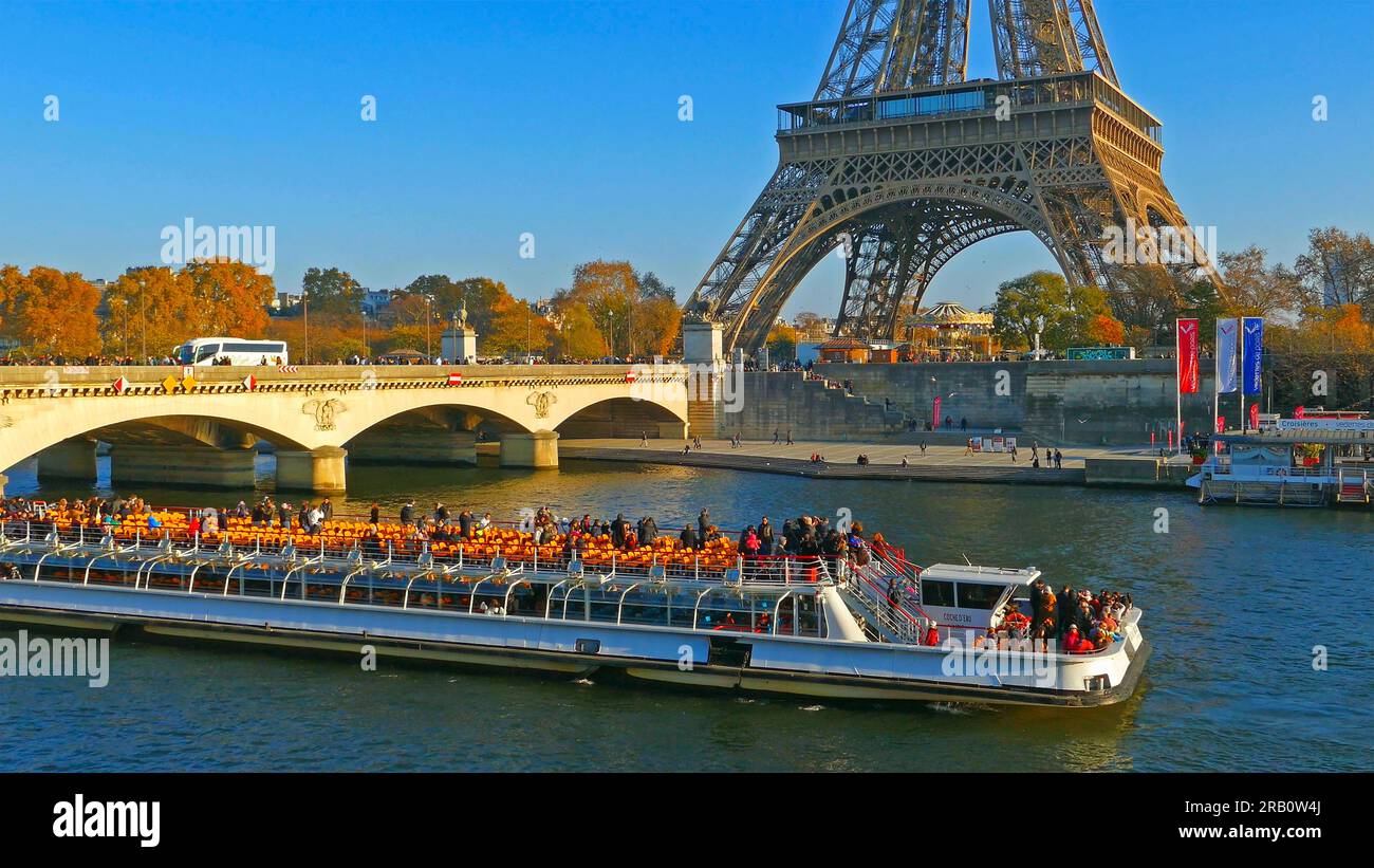 Tour Eiffel, Pont d'Iena and Seine, Paris, Ville de Paris, Ile de France, France Stock Photo