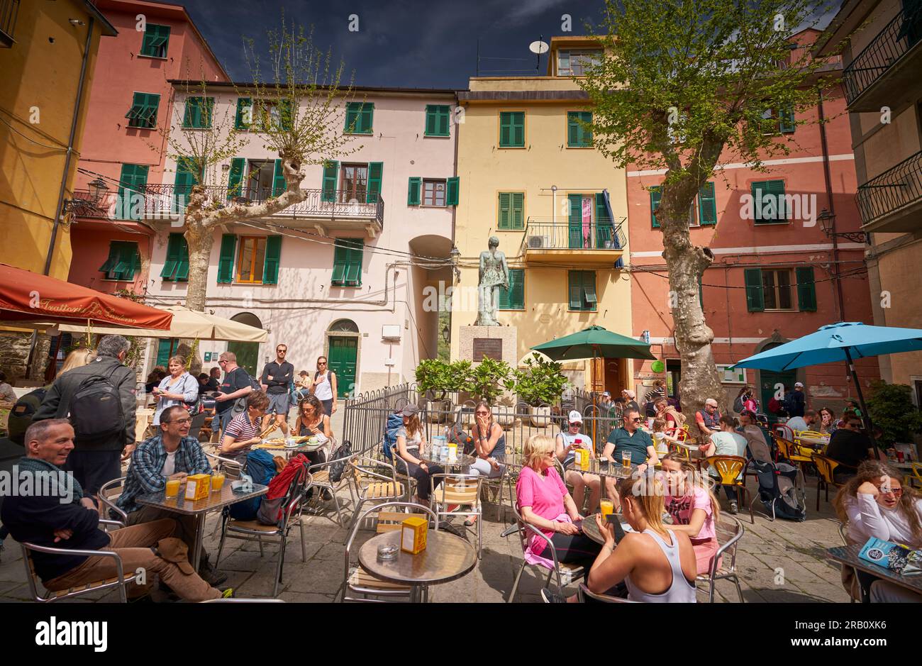 Lively cafe in the upper town of Corniglia, Cinque Terre, Liguria, Italy Stock Photo