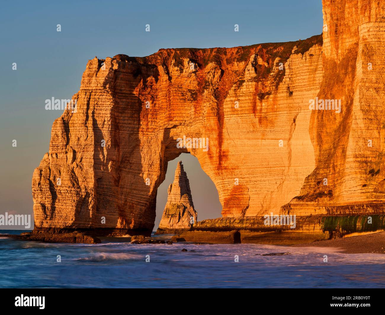 Plage d etretat hi-res stock photography and images - Alamy