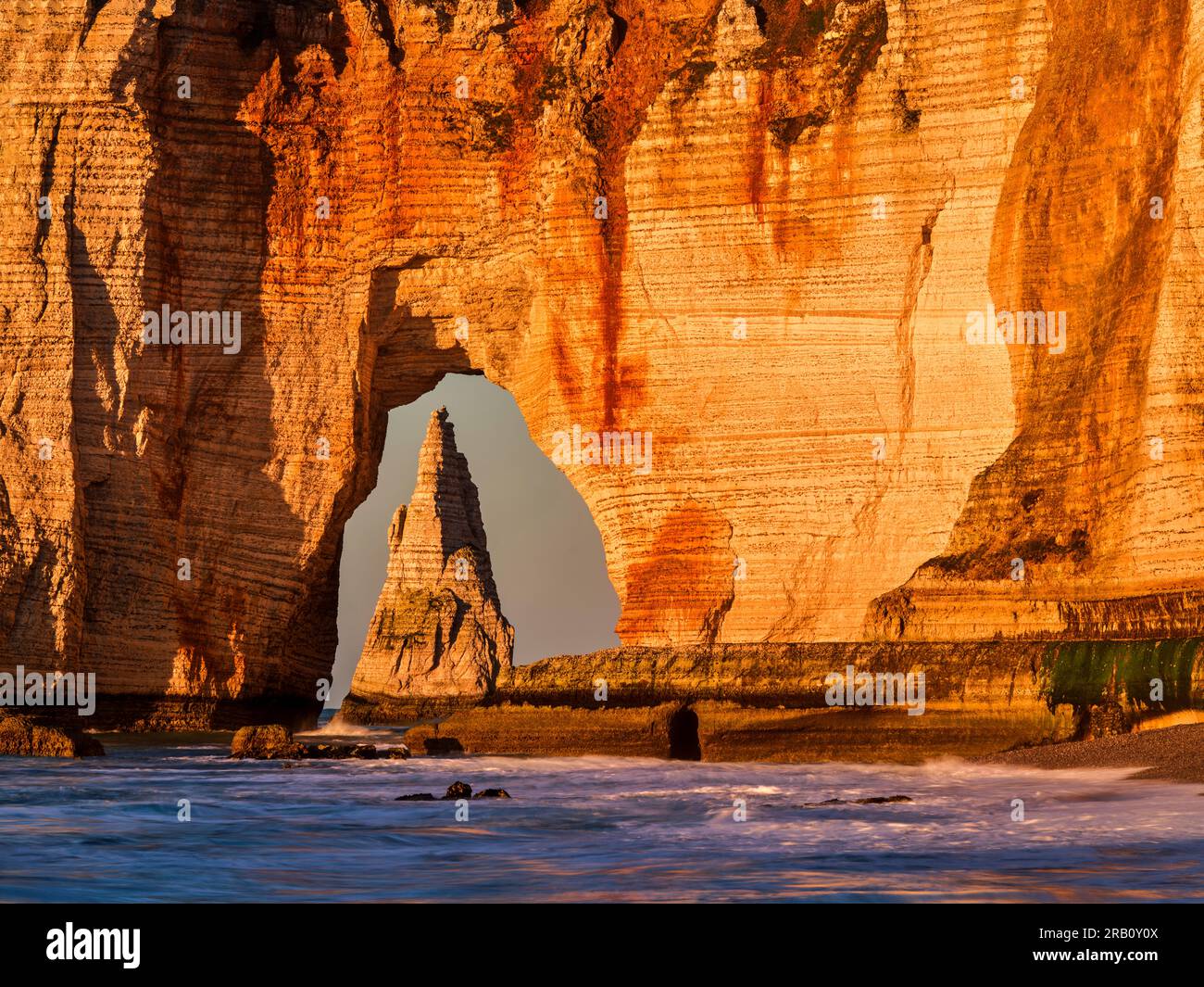 Plage d etretat hi-res stock photography and images - Alamy