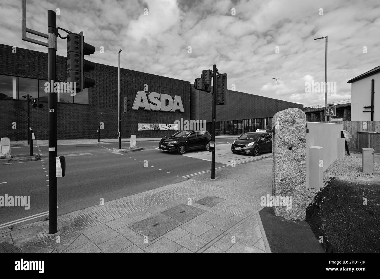 HAYLE TOWN FOUNDRY VIADUCT ASDA Stock Photo Alamy