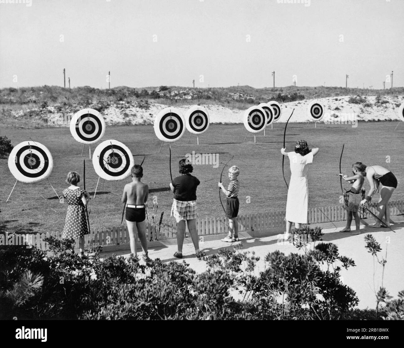 Wantagh, New York c. 1937 The archery range at Jones Beach State Park on Long Island Stock