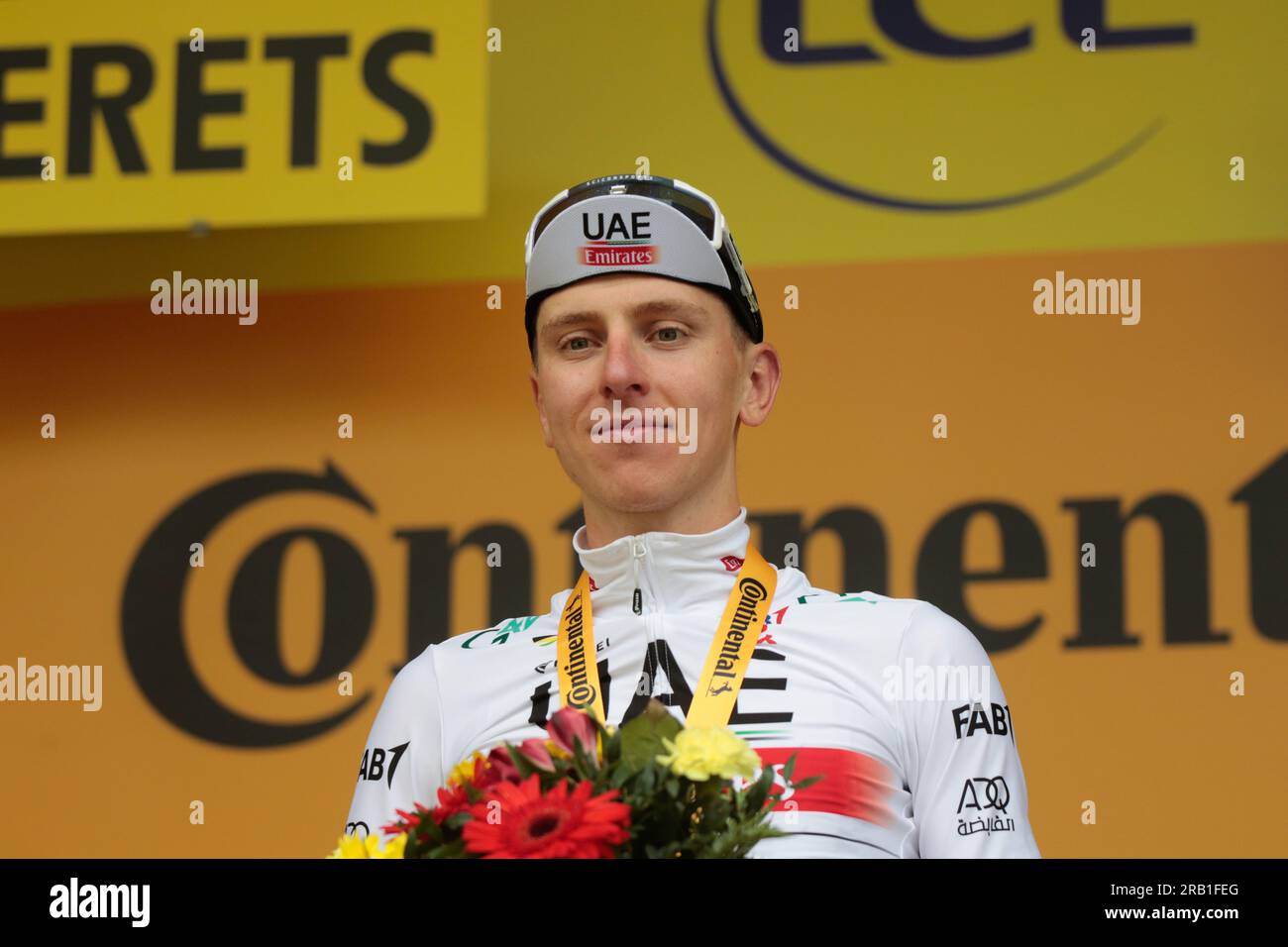 Pogačar seizes yellow jersey in the Alps - UAE team Emirates