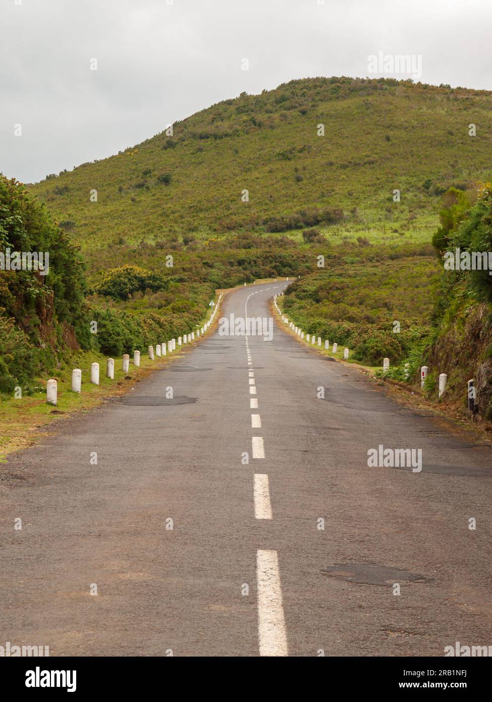 Mountain road asphalt bend hi-res stock photography and images - Alamy