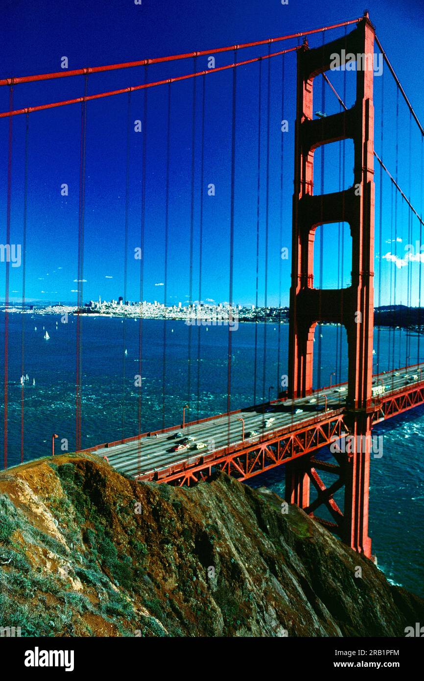 Golden Gate Bridge, San Francisco/Marin County, California (from Marin ...