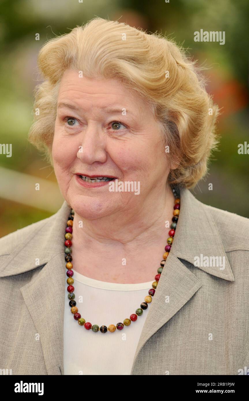 Patricia routledge hi-res stock photography and images - Alamy