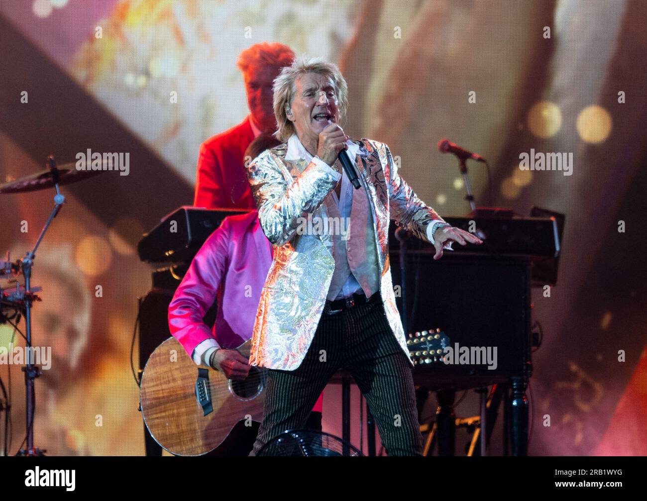 Rod Stewart performs on the esplanade of Edinburgh castle, Edinburgh ...