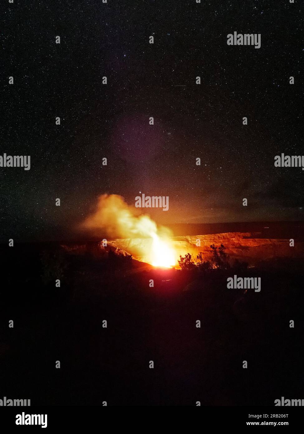 Eruption in Volcanoes National Park Stock Photo - Alamy