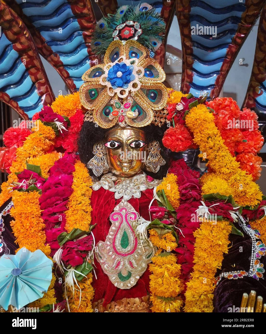 Sculpture of Lord Shiva decorated as Lord Vishnu during the holy month