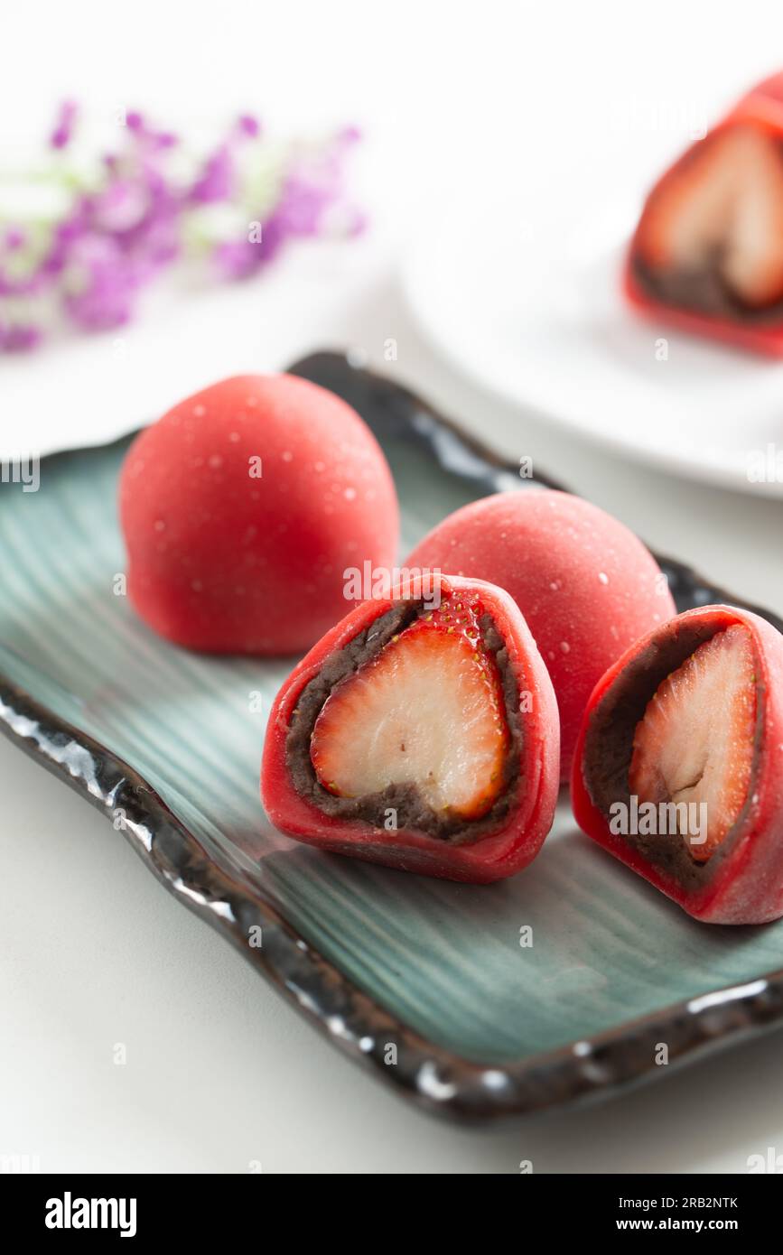 Japanese strawberry mochi or Ichigo Daifuku Stock Photo Alamy