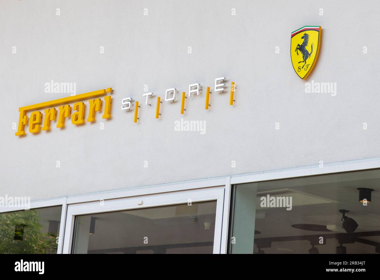 Ferrari shop front hi res stock photography and images Alamy