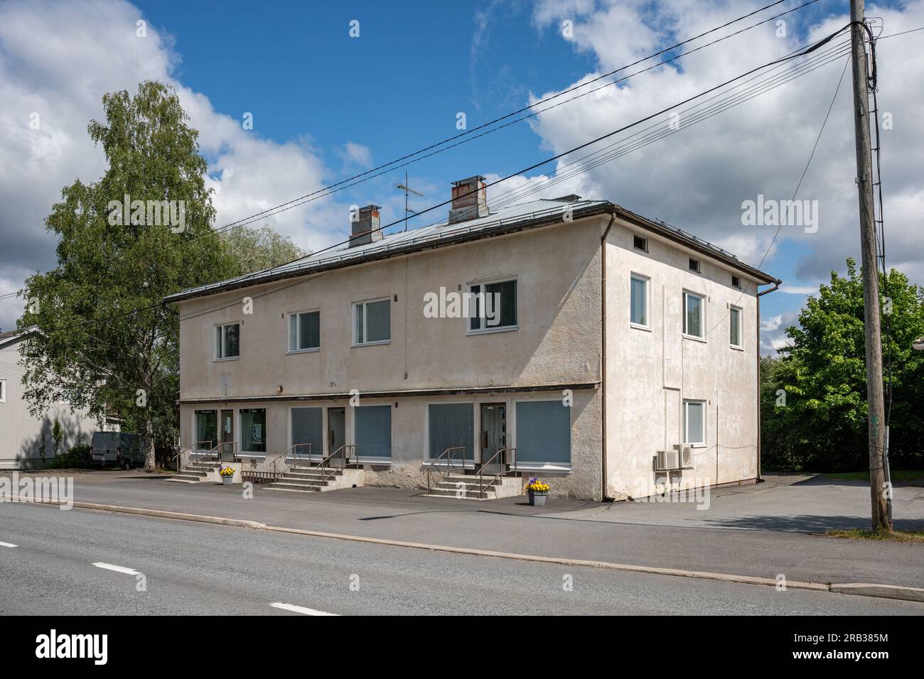 Commercial and residential building at Kihniöntie 18 in Kihniö, Finland Stock Photo