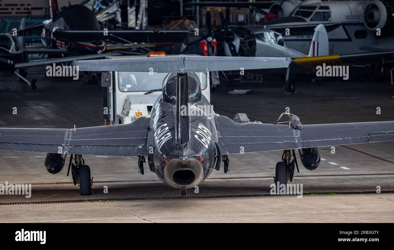Undercover aircraft hi-res stock photography and images - Alamy