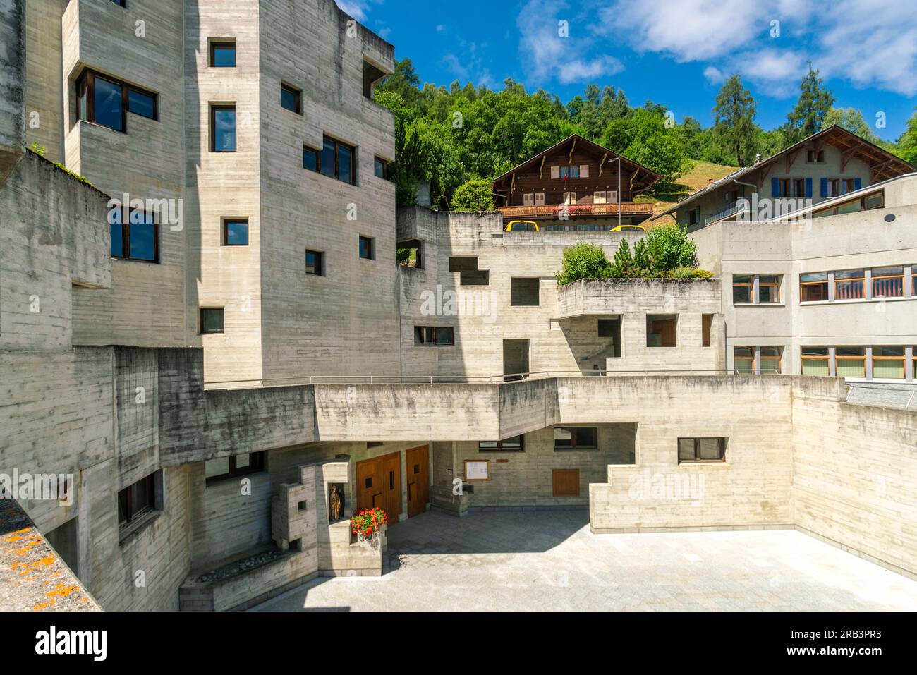 church of Saint Nicolas in the Valais mountain village of Hérémence ...
