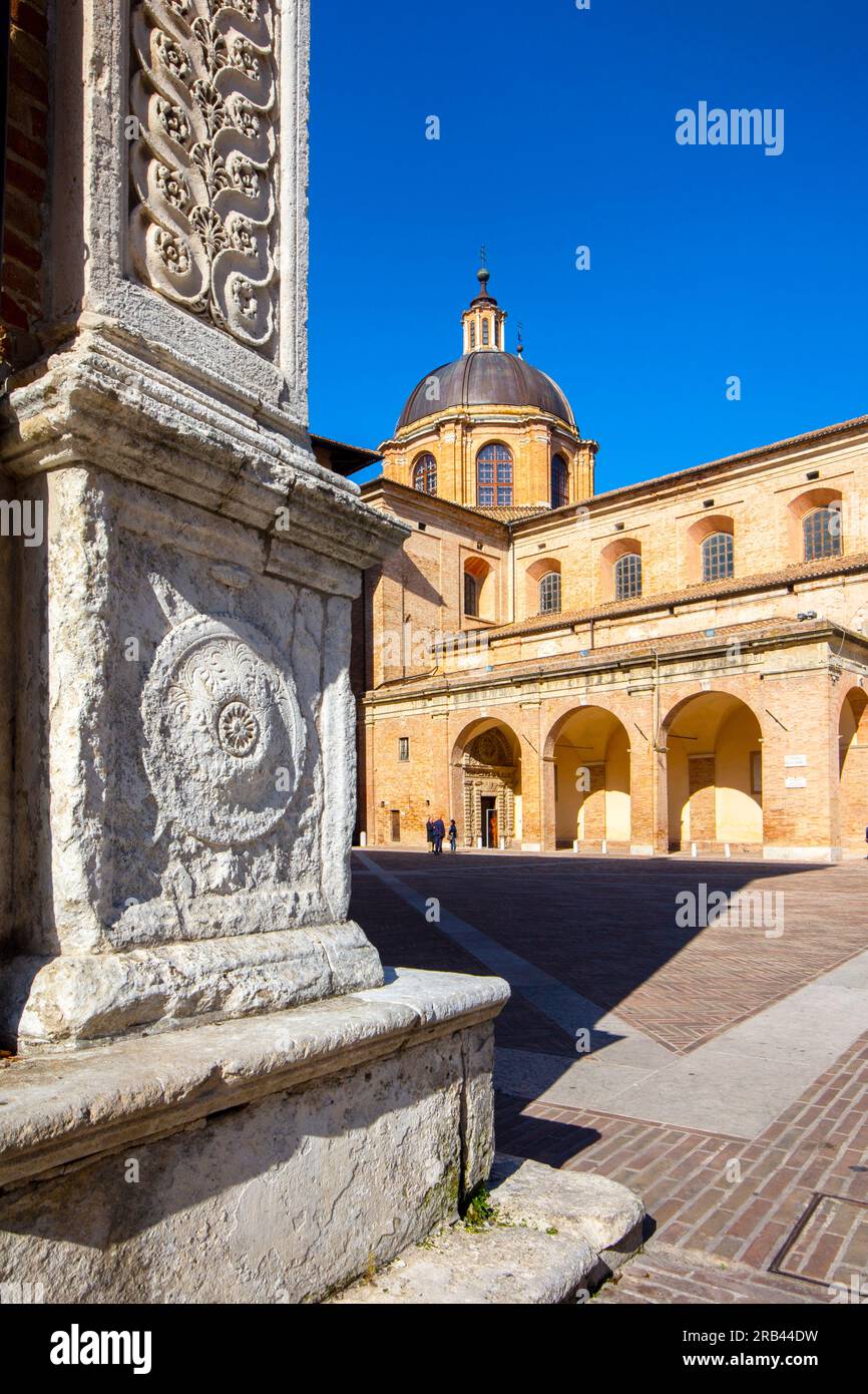 Urbino Cathedral, Duomo di Urbino, Cattedrale Metropolitana di Santa Maria Assunta, Urbino, Marche, Italy Stock Photo