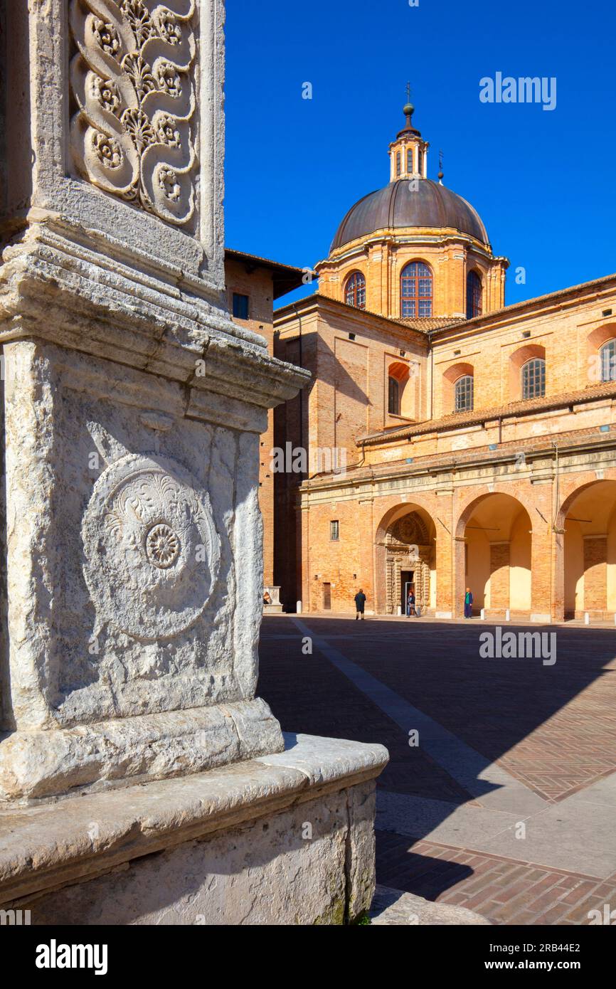 Urbino Cathedral, Duomo di Urbino, Cattedrale Metropolitana di Santa Maria Assunta, Urbino, Marche, Italy Stock Photo
