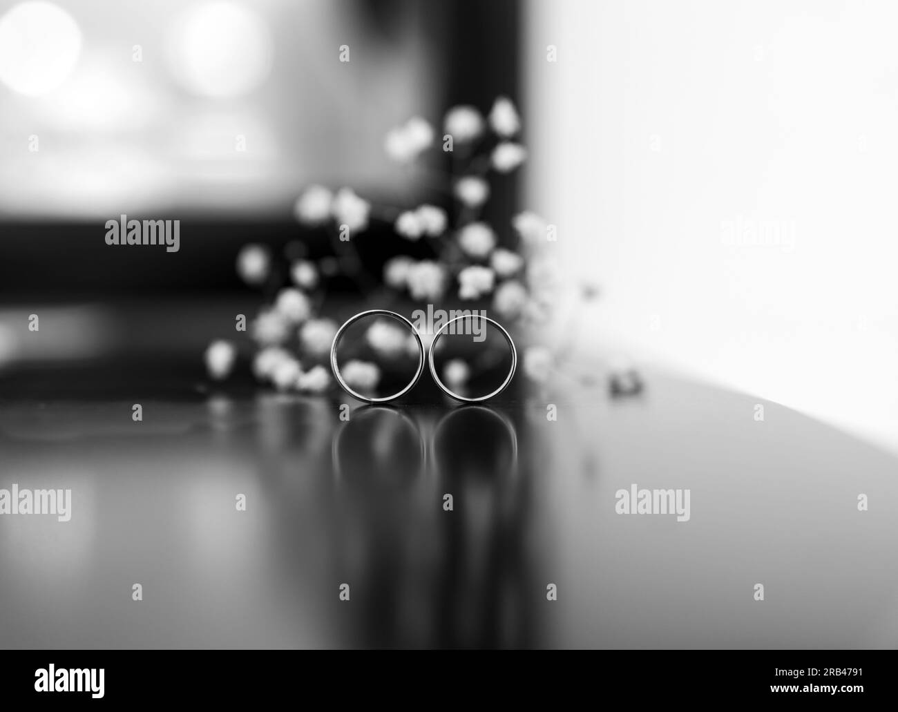Blumen dekoration Black and White Stock Photos &amp; Images - Alamy