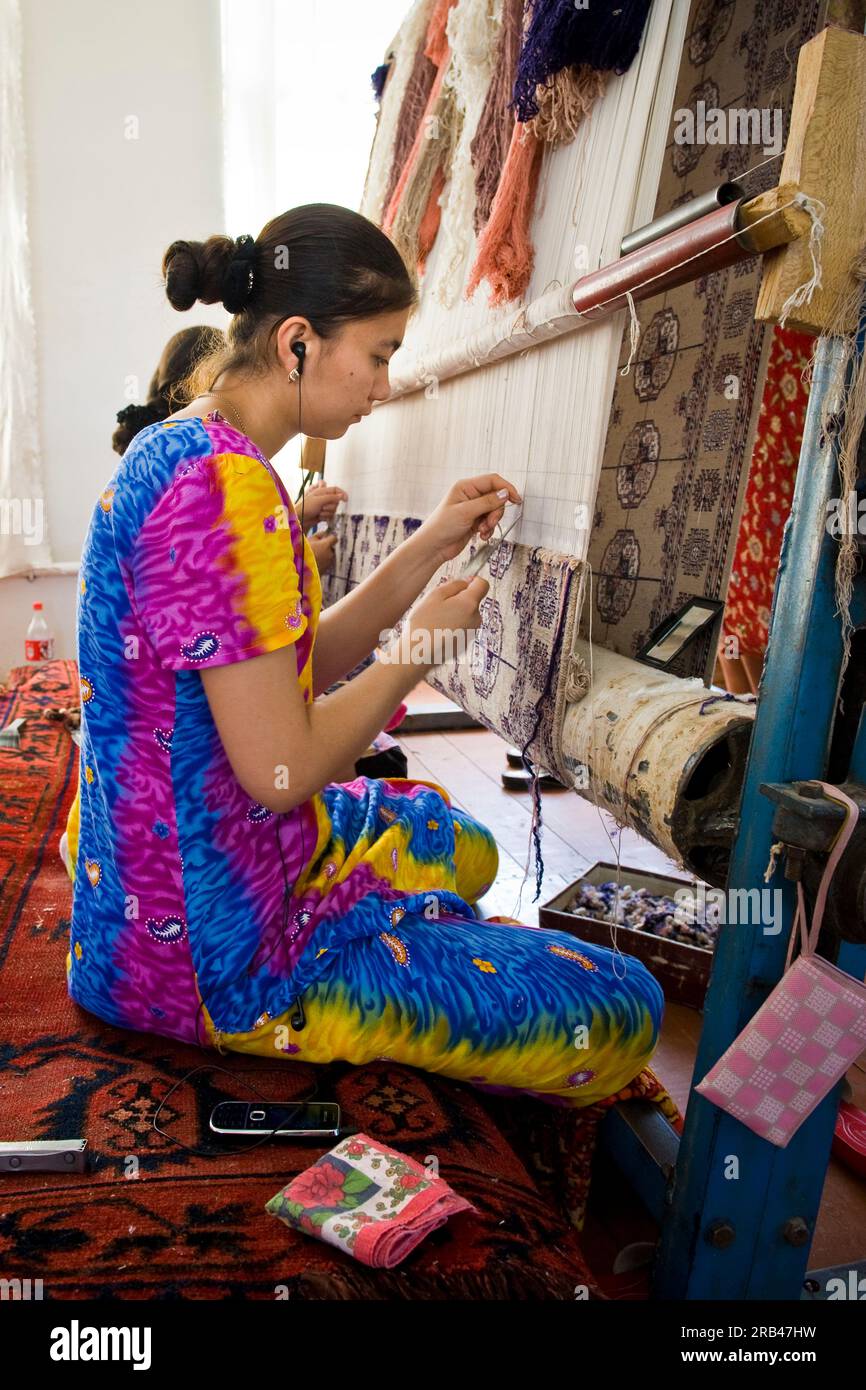 Uzbekistan, Samarkand, carpets factory Stock Photo Alamy