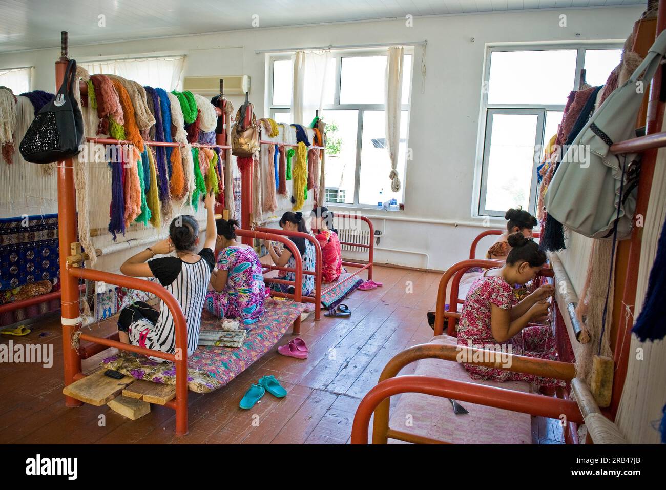 Uzbekistan, Samarkand, carpets factory Stock Photo Alamy