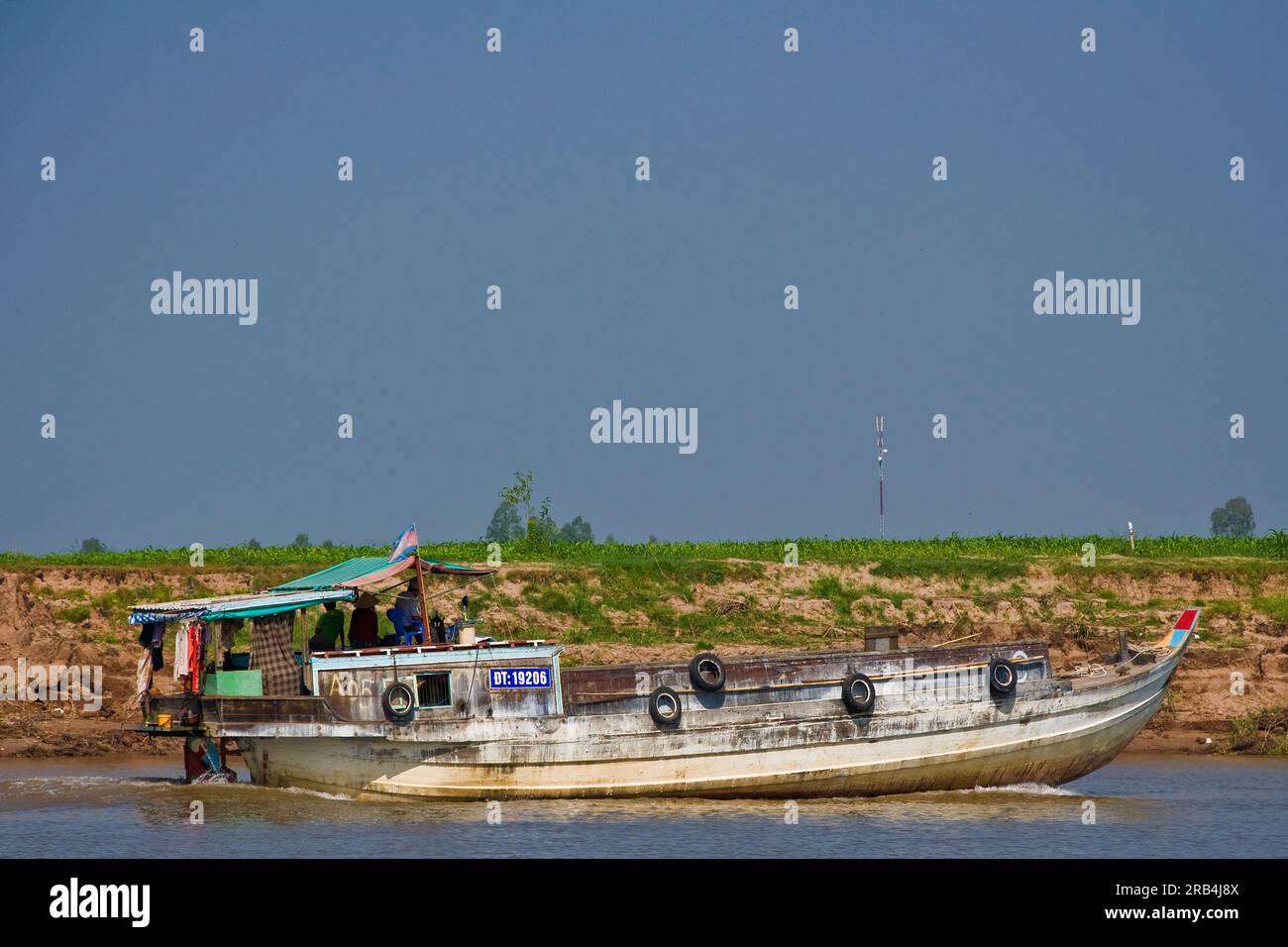 Traditional river crafts hi-res stock photography and images - Alamy