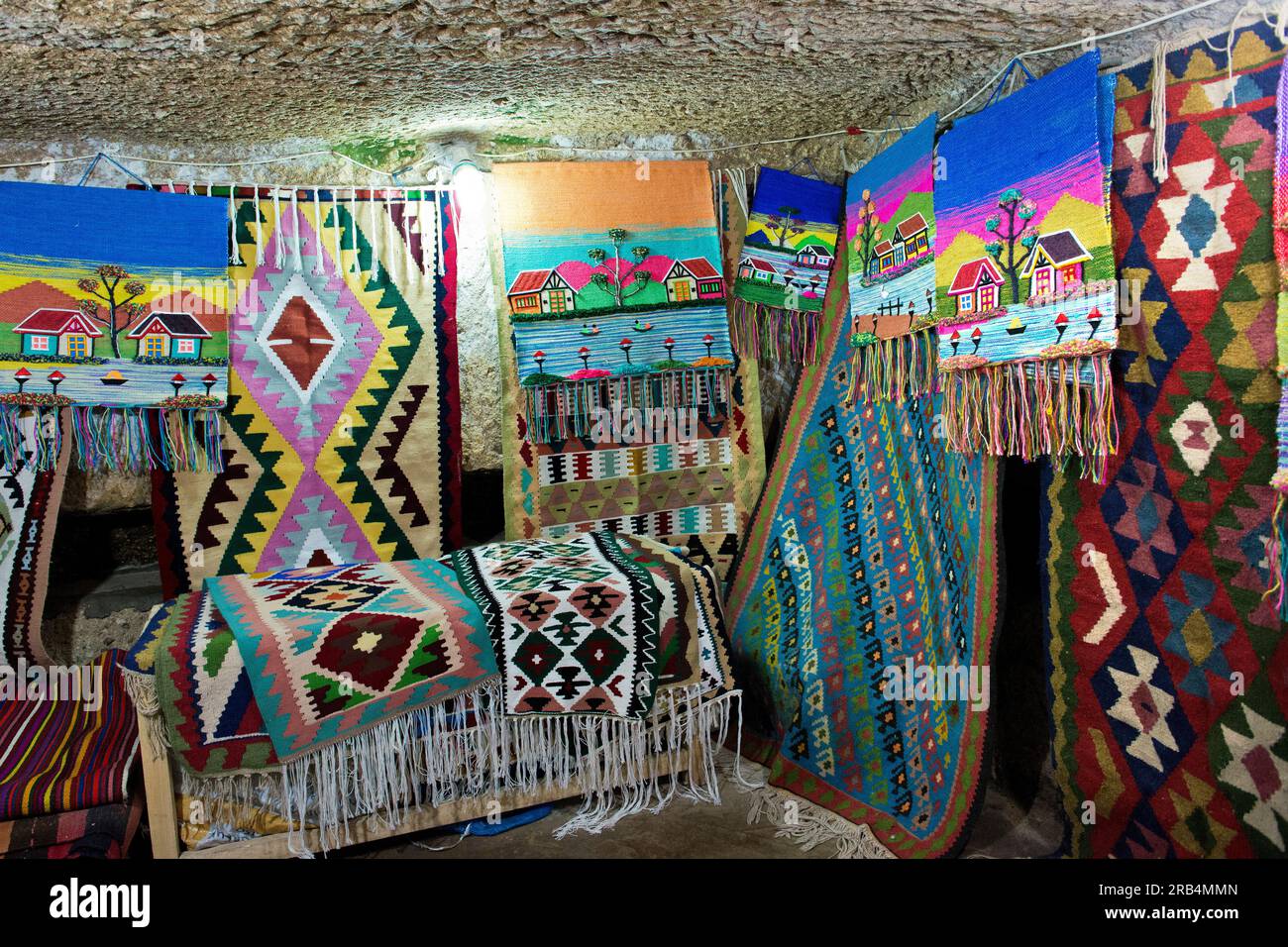 Kandovan iran hi-res stock photography and images - Alamy