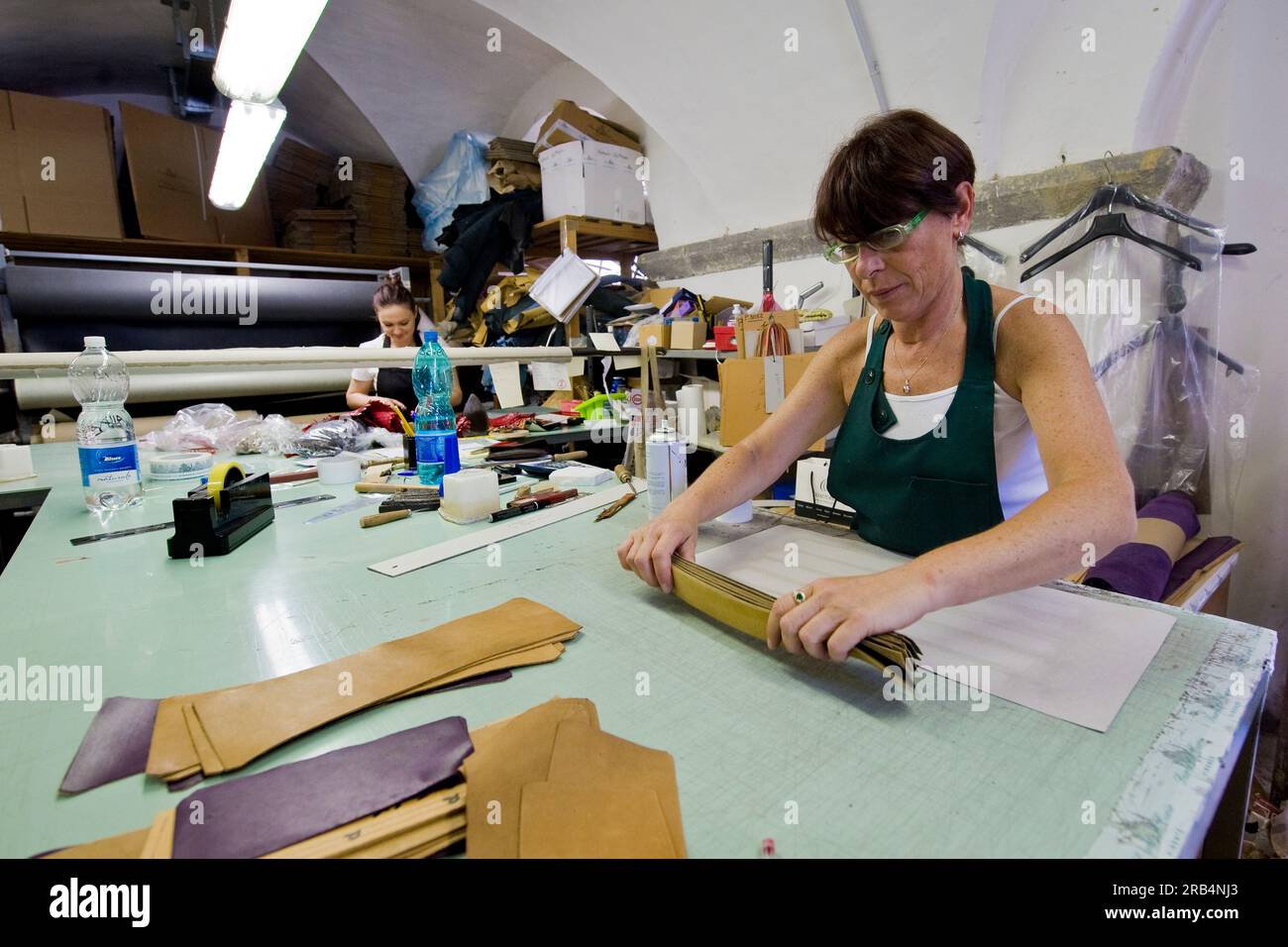 Florence leather school hi-res stock photography and images - Alamy