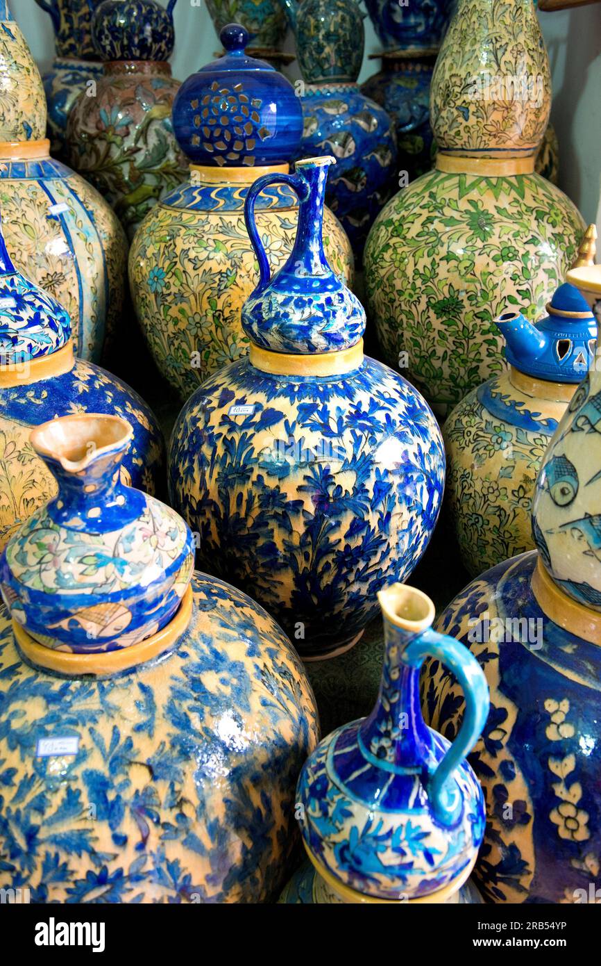 Pottery and ceramic objects hi-res stock photography and images - Alamy
