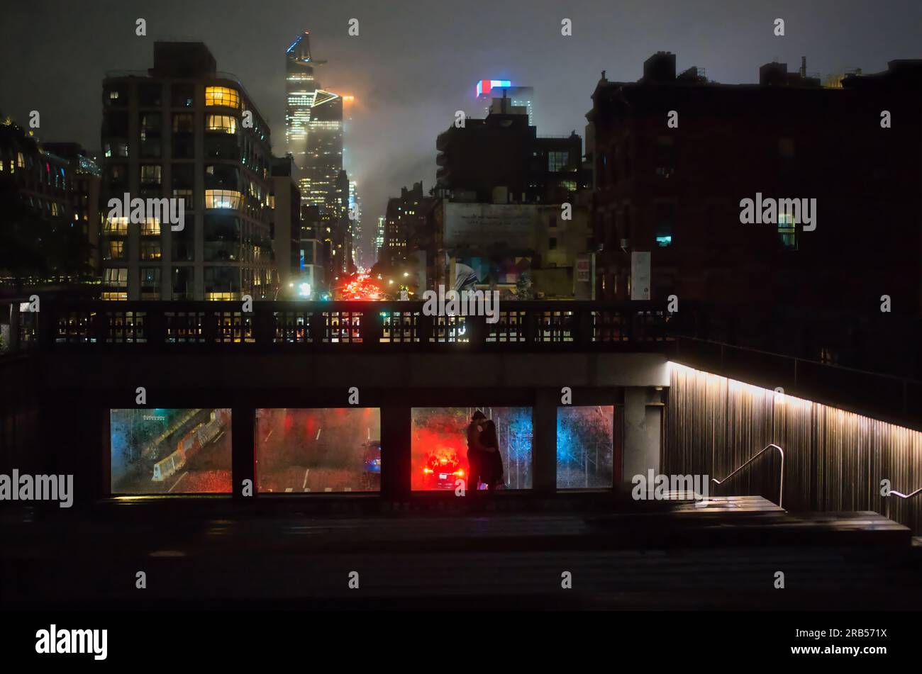 Kissing in Nigh Mist, the High Line, NYC Stock Photo