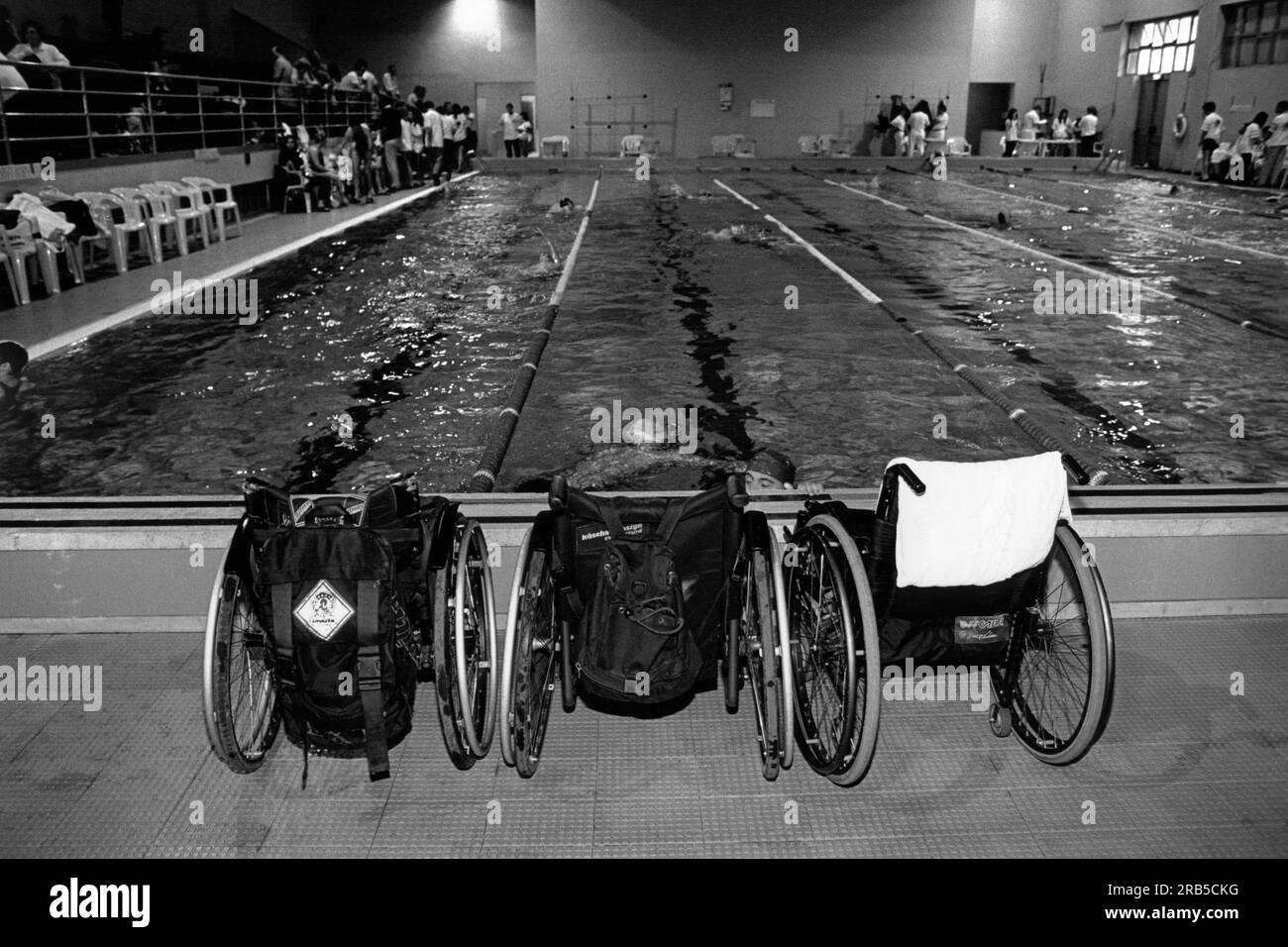 Disableds in Swimmingpool Stock Photo - Alamy