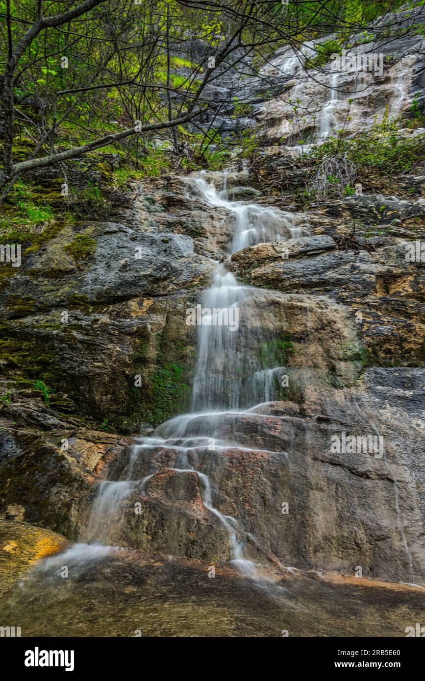 Sulphurous waterfall at Tocco da Casauria in the Maiella National Park. Tocco da Casauria, Pescara province, Abruzzo, Italy, Europe. Stock Photo