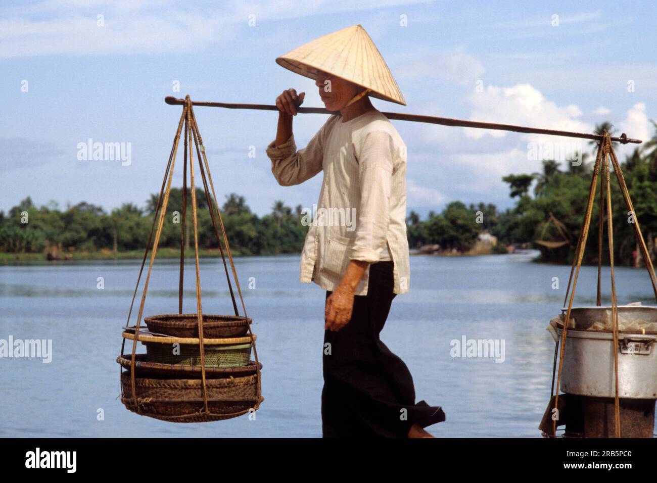Southeast asia clothes hires stock photography and images Alamy
