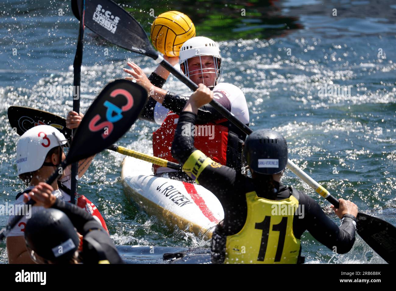 Die Finals 2023 Kanu, Kanupolo,  Deutsche Meisterschaft Speed Kanu Polo Damen am 07.07.2023 im Innenhafen  in Duisburg Finale KRM Essen vs. PSC Coburg 6-4 n.P. Jill RUTZEN (KRM Essen  ) -Mitte- #7 Foto : Norbert Schmidt, Düsseldorf Stock Photo