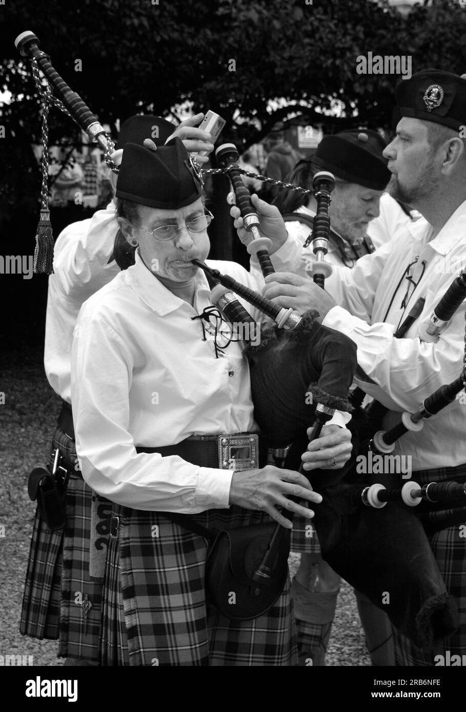 Scottish pipes and drums Black and White Stock Photos & Images Alamy