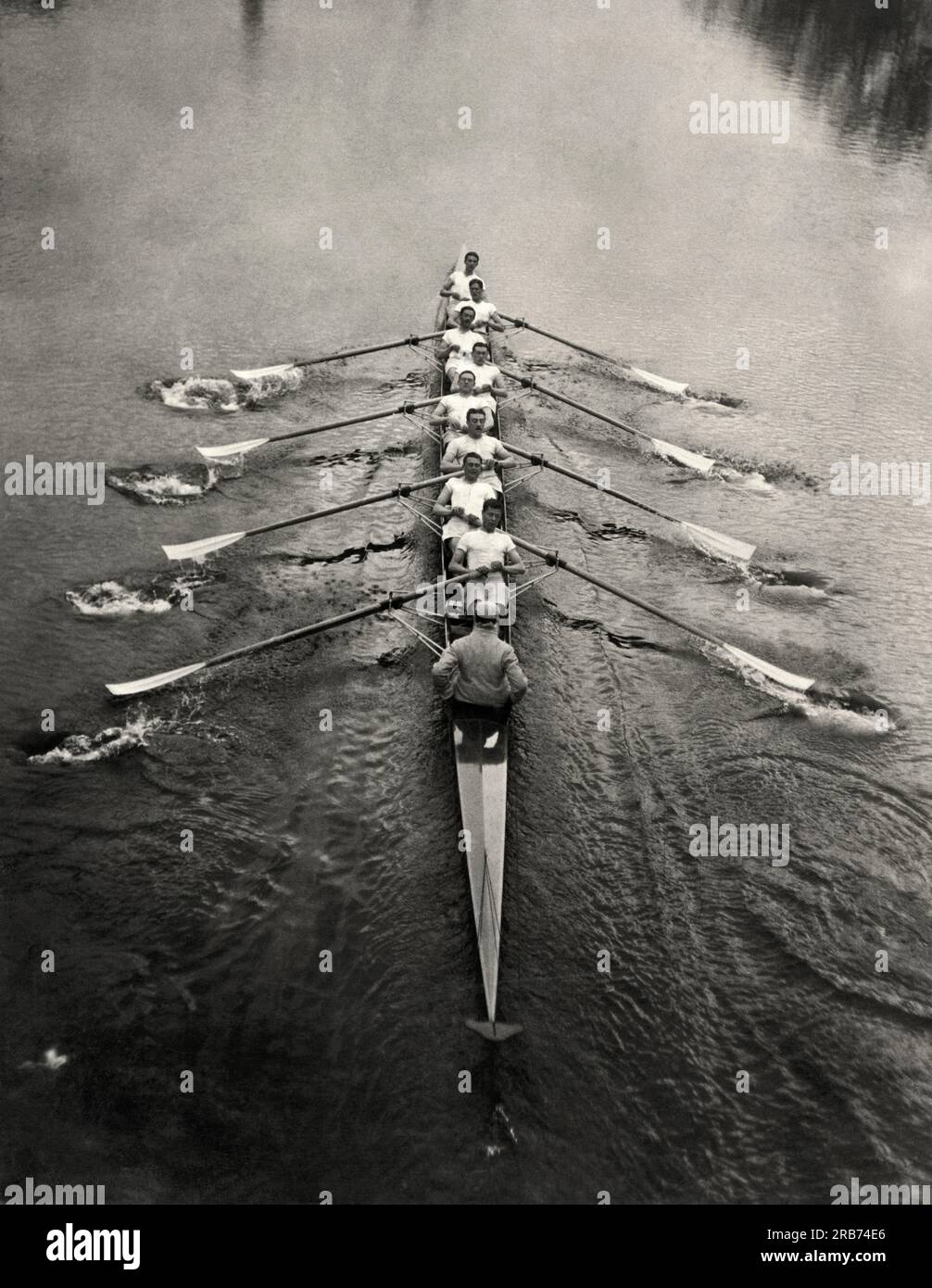 Cambridge, England: c. 1912. University of Cambridge rowing team with ...