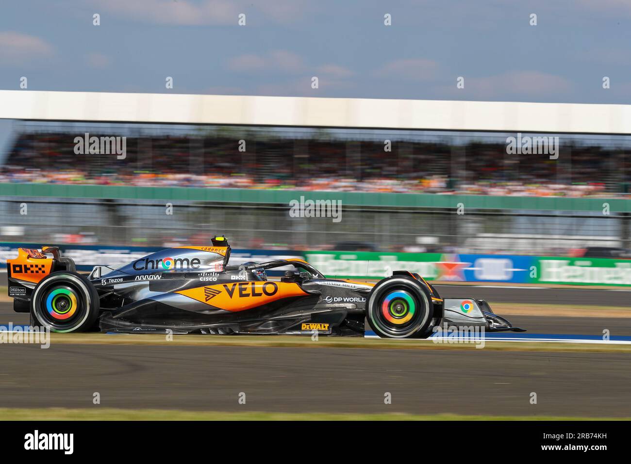 Cuadros Cámara Tableau moderne photo voiture Formule 1, McLaren MCL60 2023, Norris, Piastri, 131 x 62 cm, réf. 27430