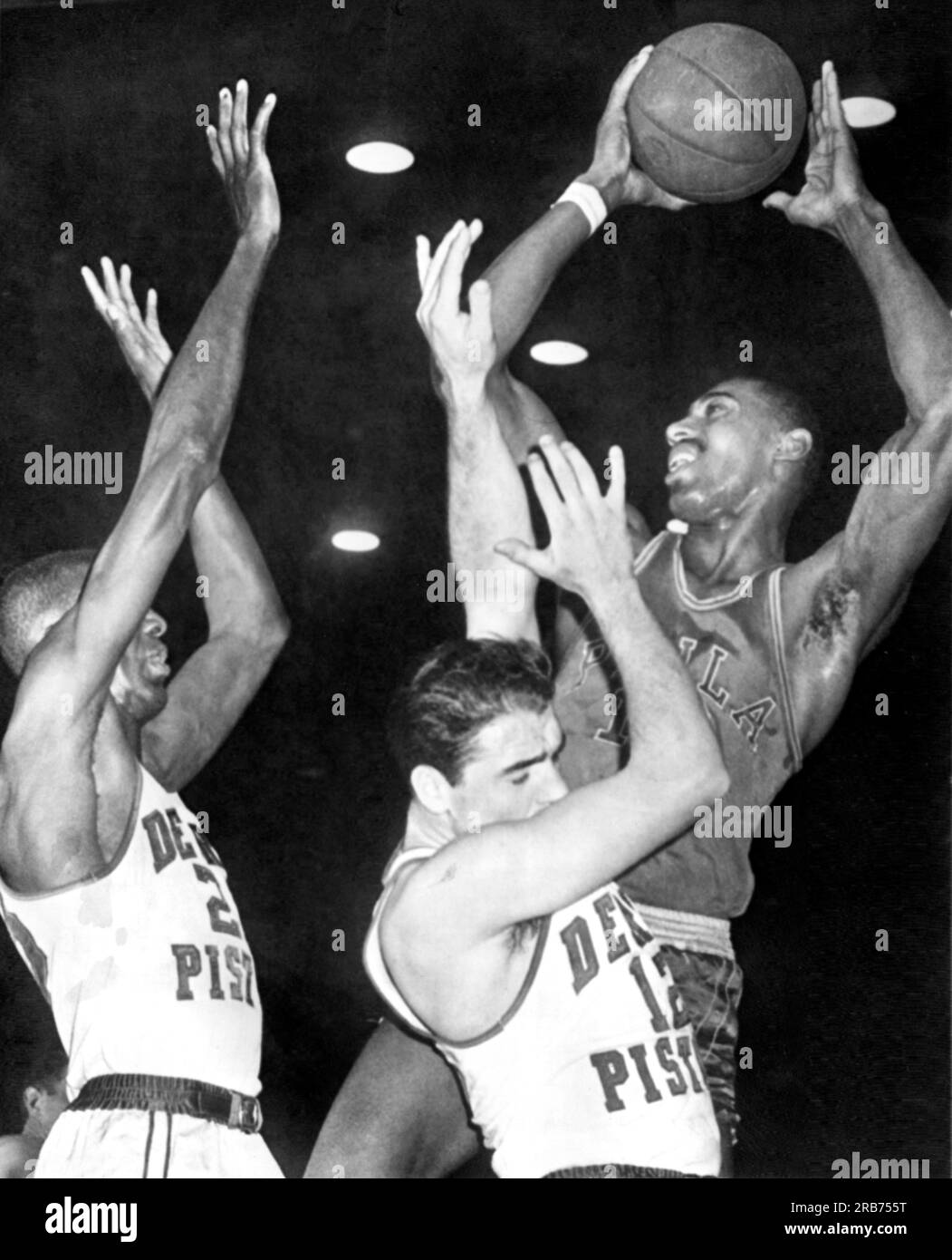 Wilt chamberlain warriors hires stock photography and images Alamy