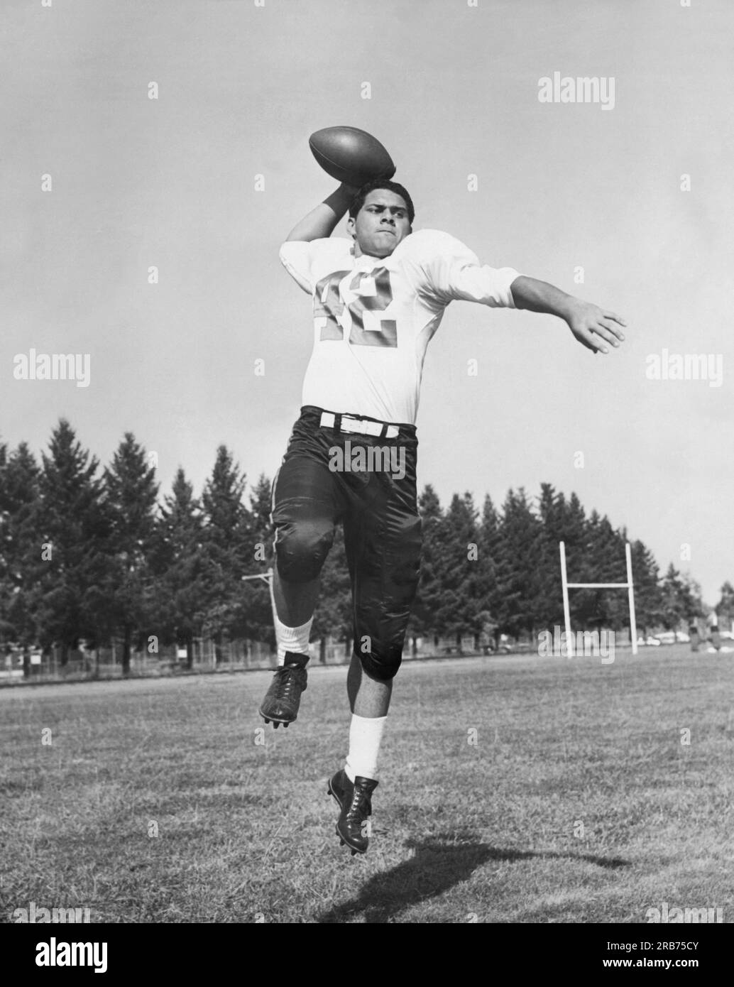 Corvallis, Oregon:  1956 Star Hawaiian quarterback and tailback Joe Francis at Oregon State University. He went on to play backup to Bart Starr for the Green Bay Packers. Stock Photo