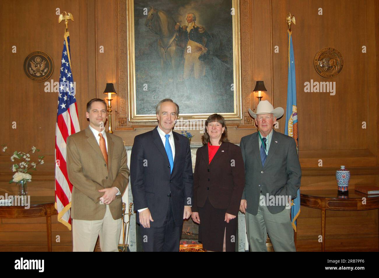 Secretary Dirk Kempthorne at Main Interior with delegation including