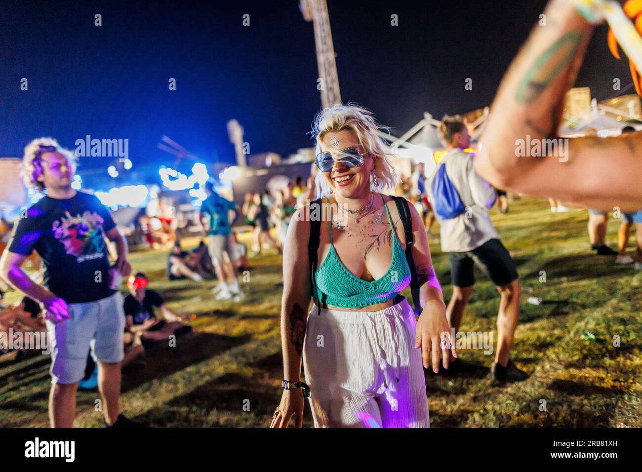 Ultra Rave Girls