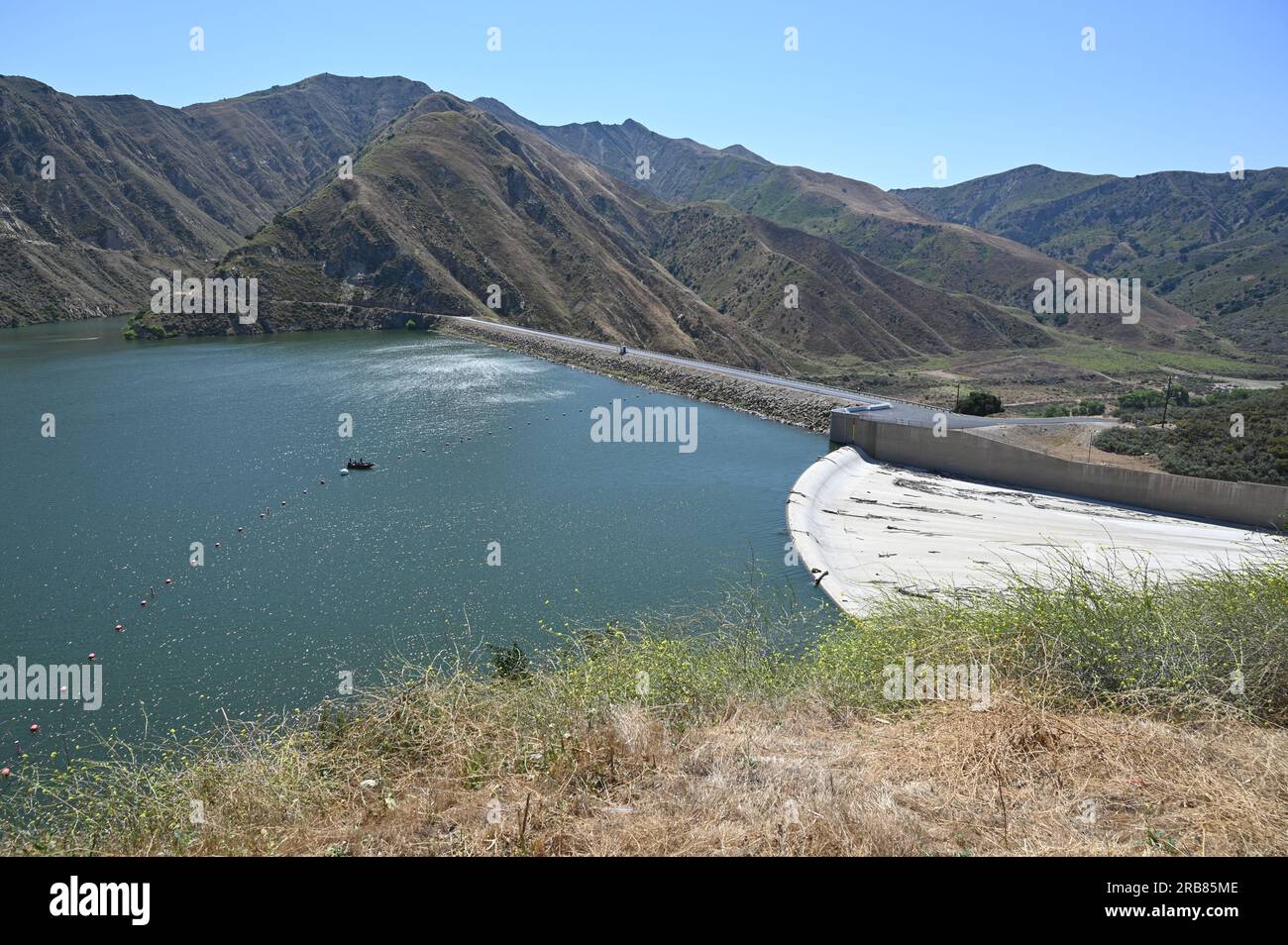 The Santa Felicia Dam at Lake Piru reservoir located in Los Padres National Forest and Topatopa Mountains of Ventura County, California. Stock Photo